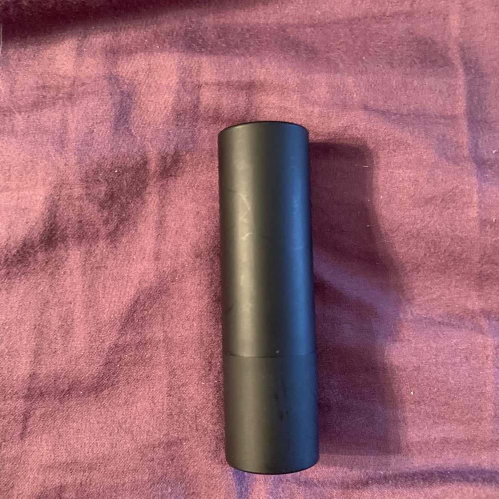 Lipstick - Picture 3 of 5